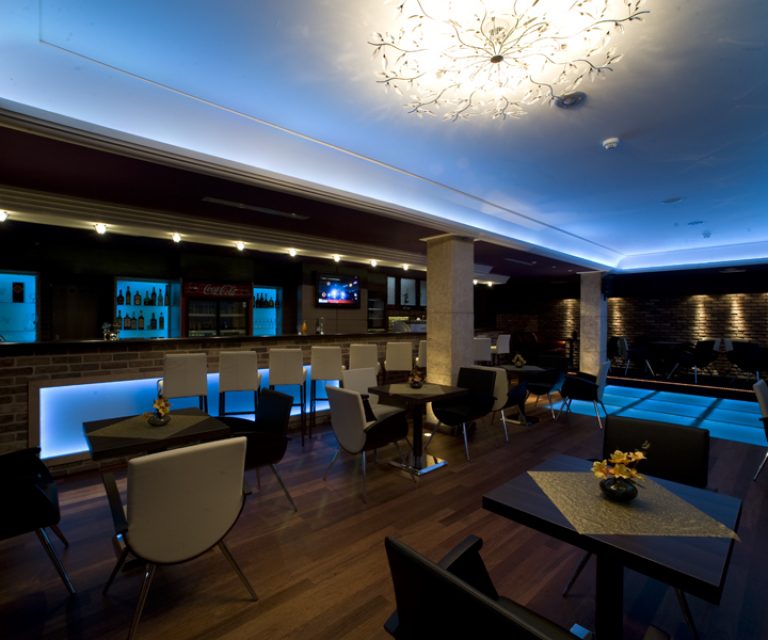 Nočný bar Caproni